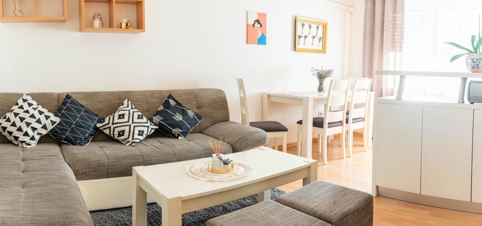 Apartman Lili Книн Екстер'єр фото