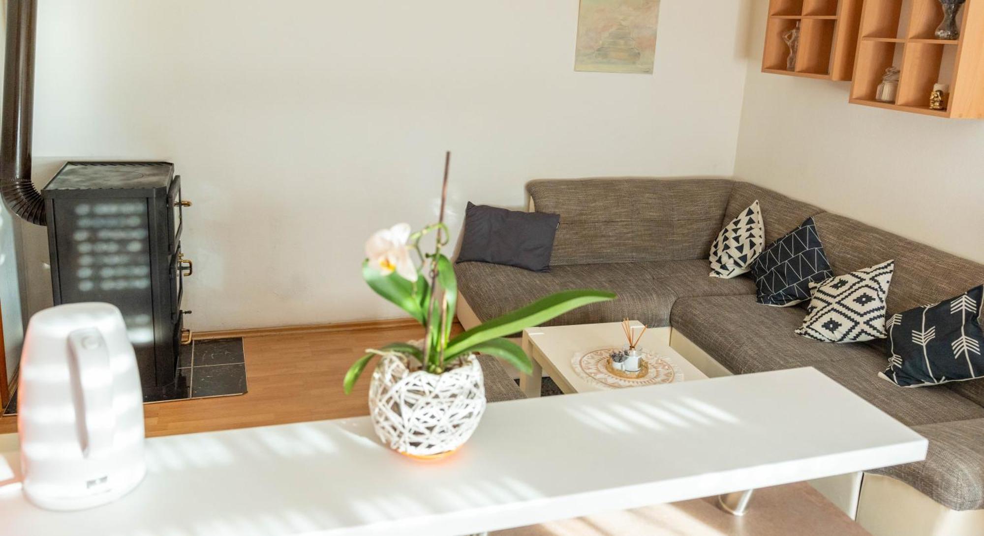 Apartman Lili Книн Екстер'єр фото