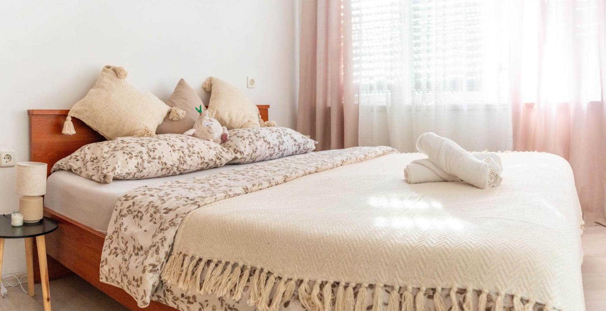 Apartman Lili Книн Екстер'єр фото