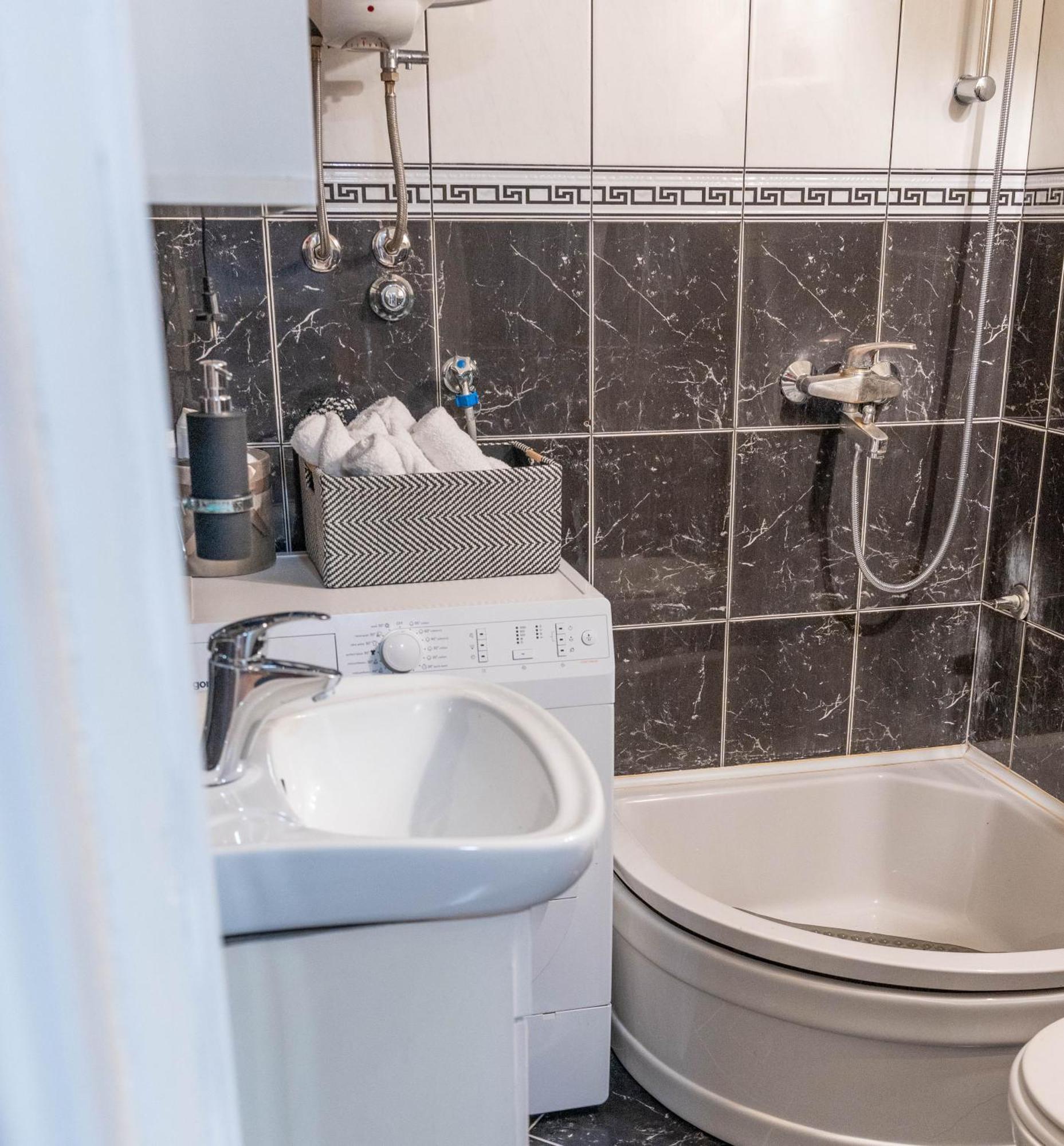 Apartman Lili Книн Екстер'єр фото